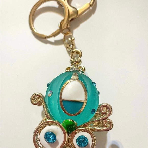 Turquoise Rhinestone Cinderella Carriage Keychain - Picture 1 of 2